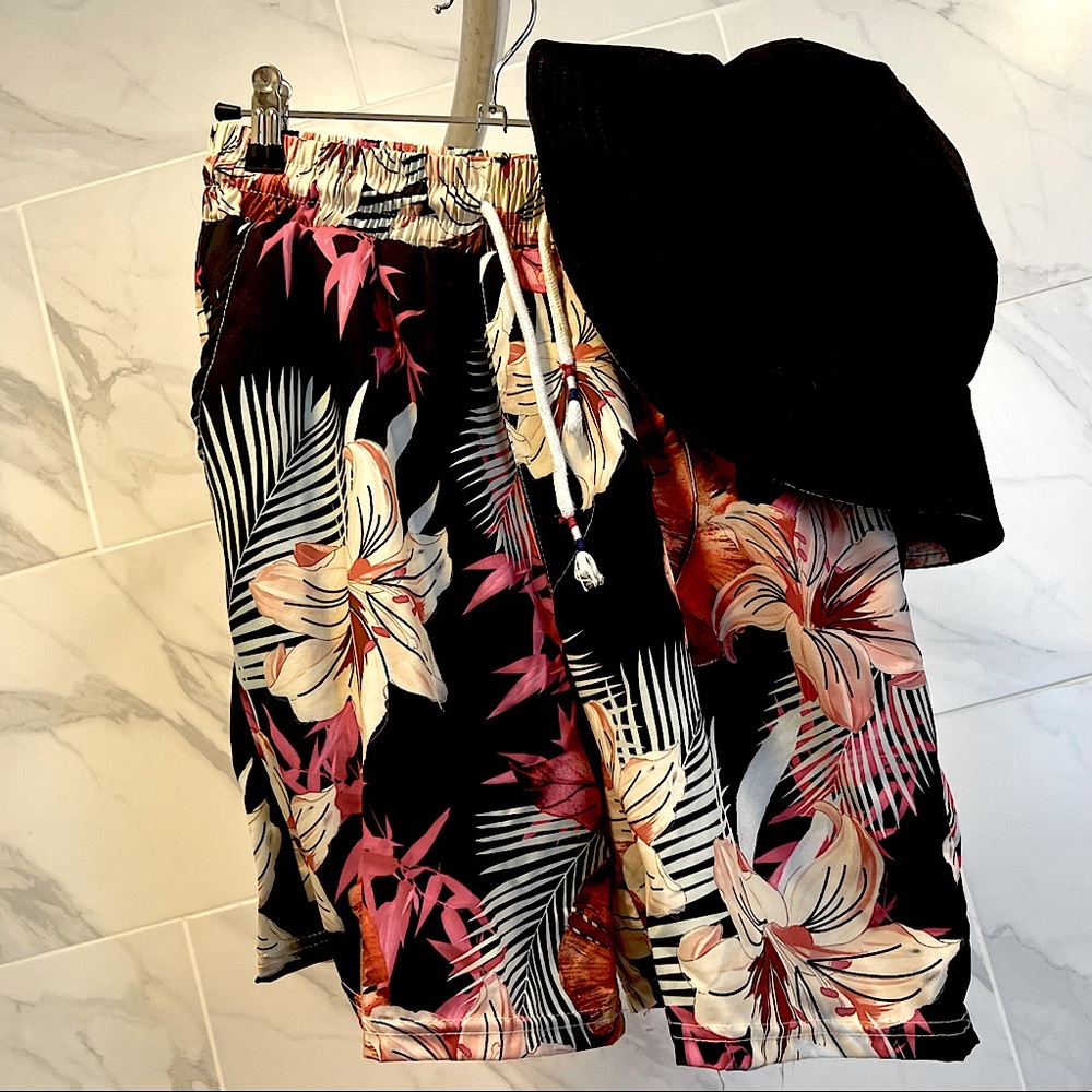 Men’s Shorts & Reversible Bucket Hat Set
